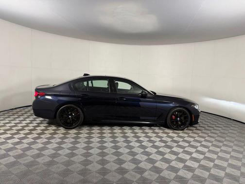 Carbon Black Metallic 2022 BMW M550 i Xdrive