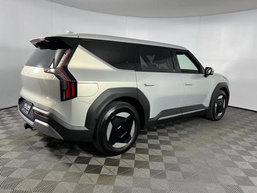 2024 Kia EV9 Light Long Range