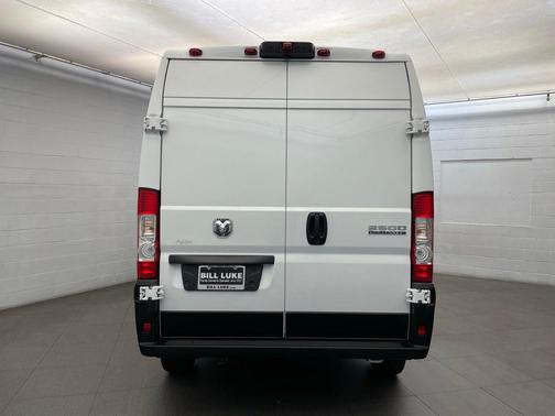 Bright White Clearcoat 2026 RAM ProMaster 2500 Tradesman