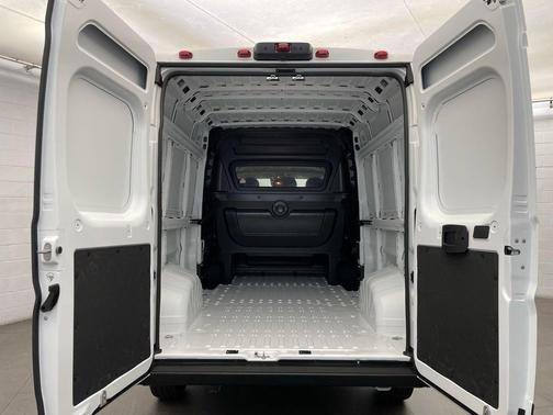 Bright White Clearcoat 2026 RAM ProMaster 2500 Tradesman