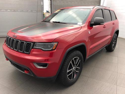 Photo 3 of 55 of 2017 Jeep Grand Cherokee Trailhawk