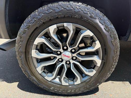 Volcanic Red Tintcoat 2025 GMC Canyon Denali