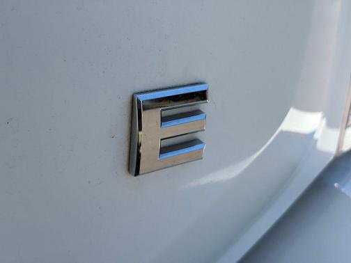 Blizzard Pearl 2006 Nissan Armada SE