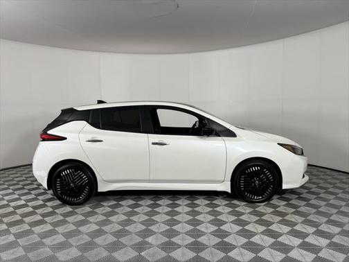 2023 Nissan Leaf SV PLUS 60 kWh