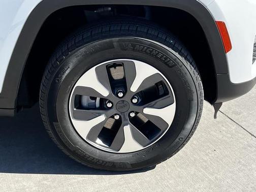 2022 Jeep Grand Cherokee 4xe Base