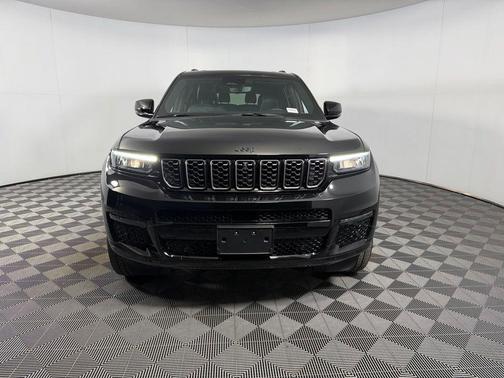 Diamond Black Crystal Pearlcoat 2025 Jeep Grand Cherokee L Summit Reserve