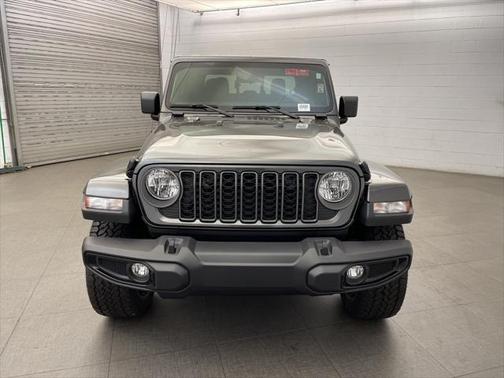 2025 Jeep Gladiator Nighthawk