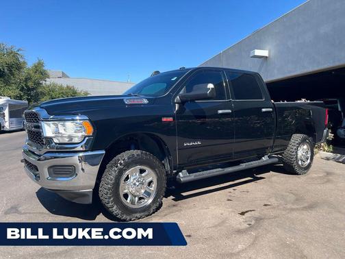 Diamond Black Crystal Pearlcoat 2021 RAM 2500 Tradesman Crew Cab 4x4 6'4' Box