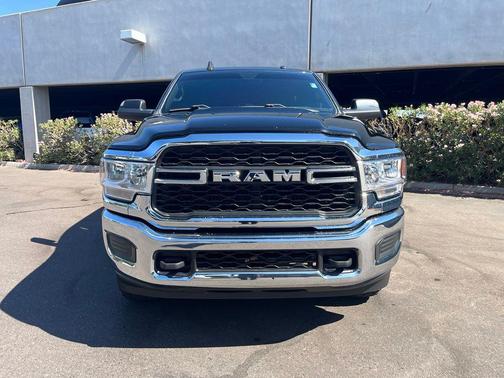 Diamond Black Crystal Pearlcoat 2021 RAM 2500 Tradesman Crew Cab 4x4 6'4' Box