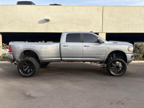 2020 RAM 3500 Big Horn Crew Cab 4x4 8' Box