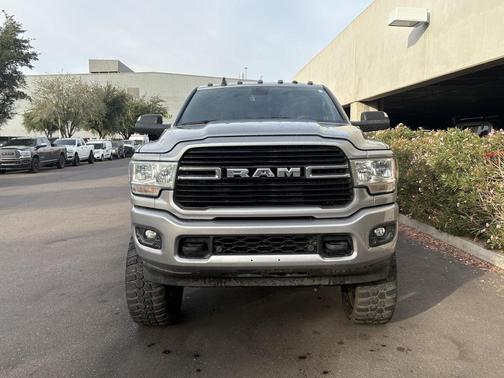 2020 RAM 3500 Big Horn Crew Cab 4x4 8' Box