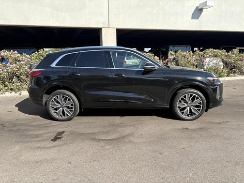 2025 Audi Q5 Premium Plus TFSI quattro S tronic