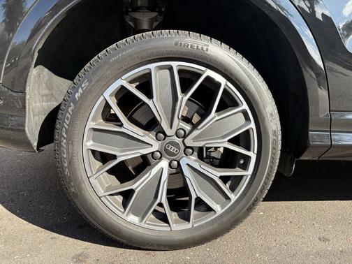 2025 Audi Q5 Premium Plus TFSI quattro S tronic