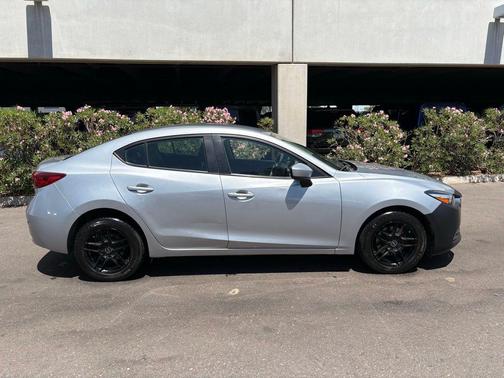 Sonic Silver Metallic 2017 Mazda Mazda3 Sport