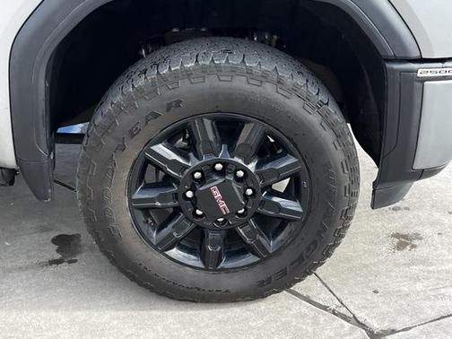 2025 GMC Sierra 2500 AT4