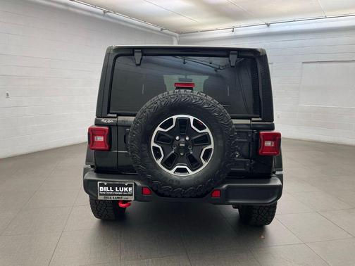Black Clearcoat 2023 Jeep Wrangler Rubicon