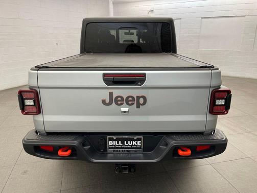 Silver Zynith Clearcoat 2023 Jeep Gladiator Mojave 4x4