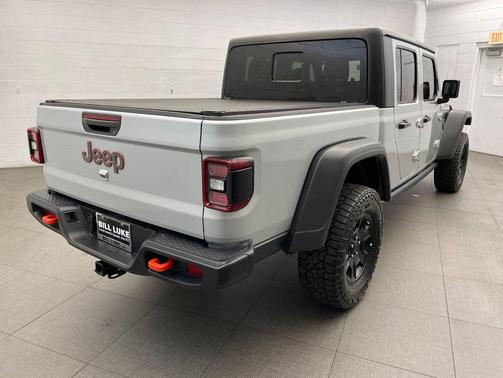Silver Zynith Clearcoat 2023 Jeep Gladiator Mojave 4x4