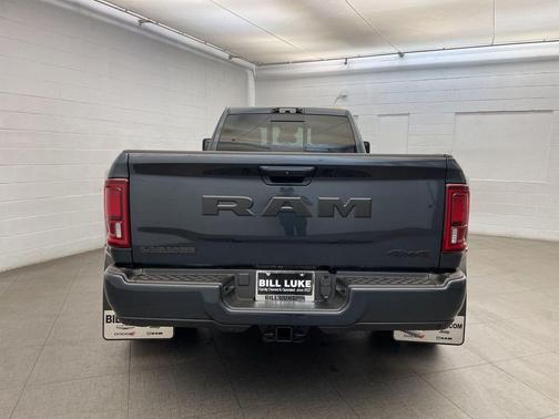 2026 RAM 3500 Laramie Crew Cab 4x4 8' Box