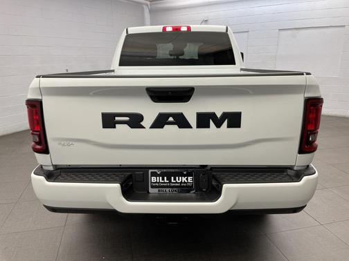 2026 RAM 2500 Black Express Crew Cab 4x2 6'4' Box