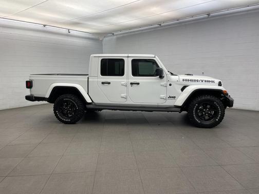 2025 Jeep Gladiator High Tide