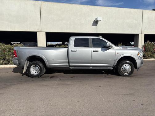 2022 RAM 3500 Laramie Crew Cab 4x4 8' Box
