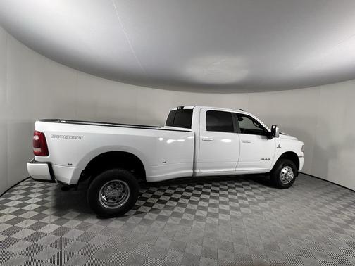 2024 RAM 3500 Laramie Crew Cab 4x4 8' Box