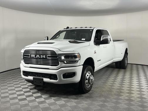 2024 RAM 3500 Laramie Crew Cab 4x4 8' Box