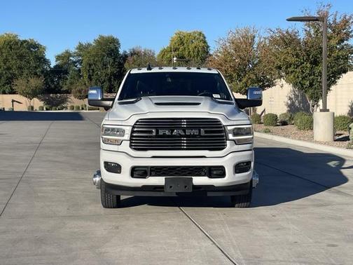 2024 RAM 3500 Laramie Crew Cab 4x4 8' Box