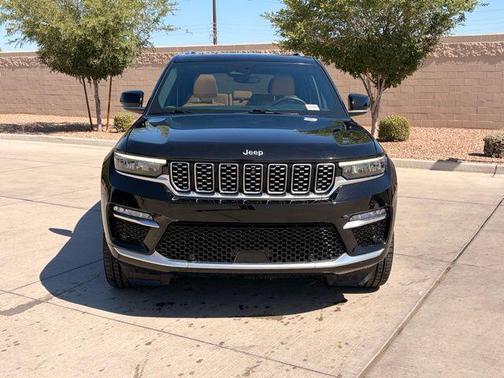 Diamond Black Crystal Pearlcoat 2022 Jeep Grand Cherokee Summit