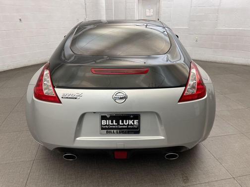 Brilliant Silver Metallic/Magnetic Black Pearl 2020 Nissan 370Z Sport