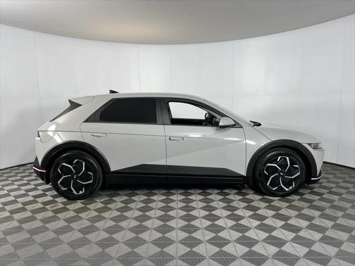 2022 Hyundai IONIQ 5 SE