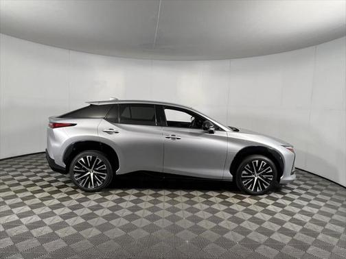 2023 Lexus RZ 450e Luxury