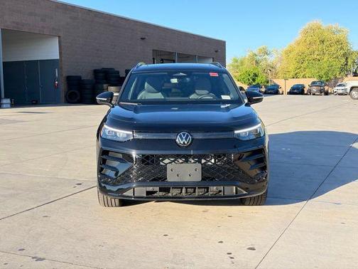 2025 Volkswagen Tiguan 2.0T SE R-Line Black 4MOTION