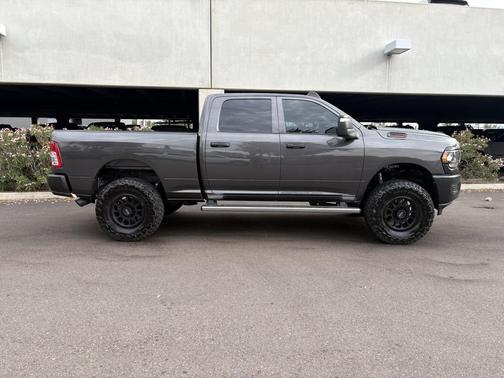 2024 RAM 2500 Tradesman Crew Cab 4x4 6'4' Box