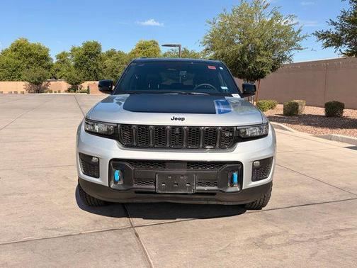 Diamond Black Crystal Pearlcoat 2023 Jeep Grand Cherokee 4xe Trailhawk