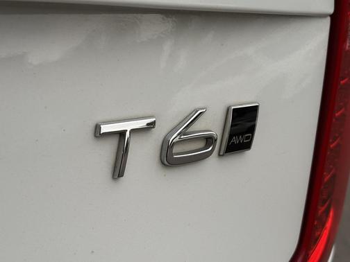 2018 Volvo XC90 T6 Momentum