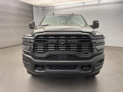 2025 RAM 2500 Tradesman Crew Cab 4x4 6'4' Box