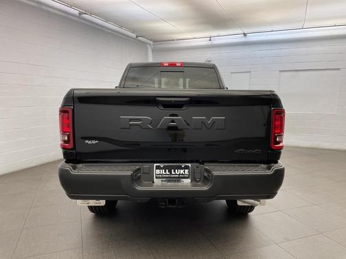 2025 RAM 2500 Tradesman Crew Cab 4x4 6'4' Box