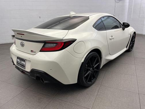 2024 Toyota GR86 Premium