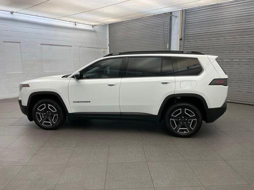 Bright White Clearcoat 2026 Jeep Cherokee Limited