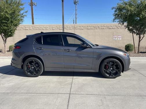 2022 Alfa Romeo Stelvio Ti