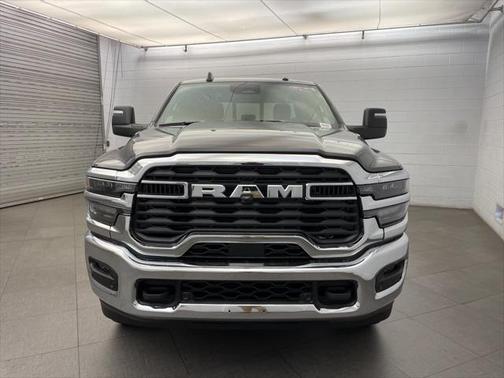 2025 RAM 2500 Tradesman Crew Cab 4x4 6'4' Box