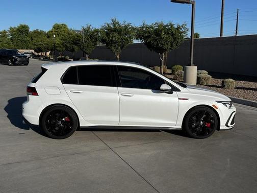 2023 Volkswagen Golf GTI 2.0T SE DSG