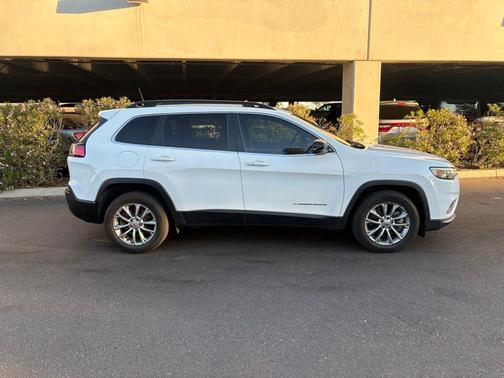 2022 Jeep Cherokee Latitude Lux