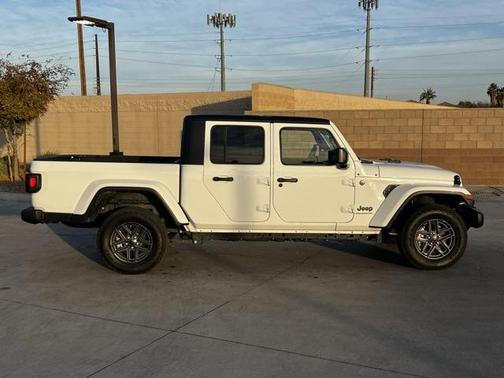 2024 Jeep Gladiator Sport S