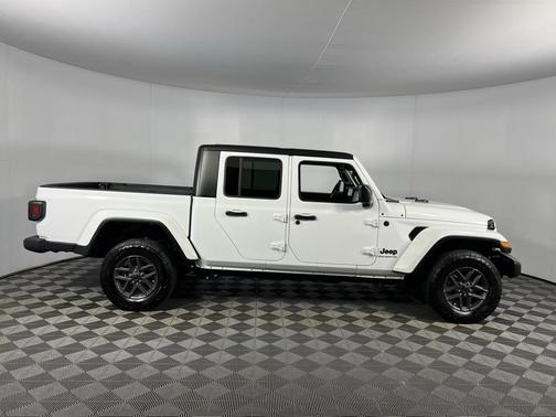 2024 Jeep Gladiator Sport S