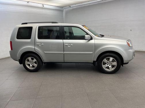 Alabaster Silver Metallic 2011 Honda Pilot EX-L