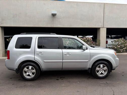 Alabaster Silver Metallic 2011 Honda Pilot EX-L