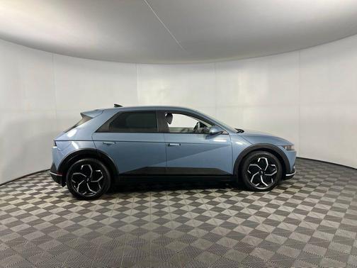 2024 Hyundai IONIQ 5 SE